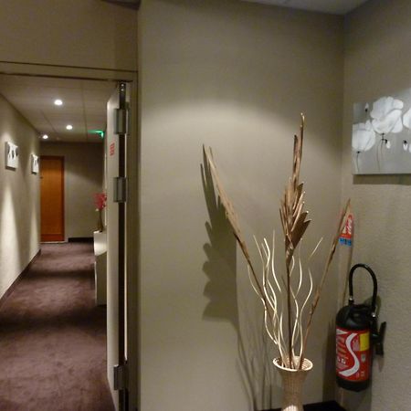 Hotel Les Glycines Prades  Bagian luar foto